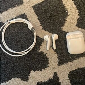 Apple AirPods 1st Gen NEW